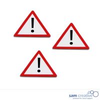 Symbole magnétique triangle de signalisation rouge